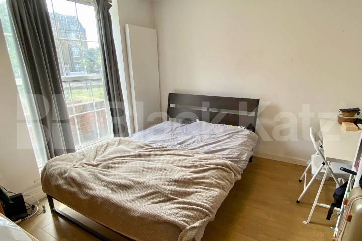 Superbly located  Harper Road , Borough